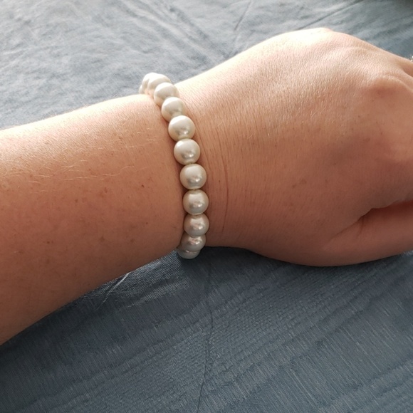 🎉 Faux Pearl Stretch Bracelet - Picture 2 of 2